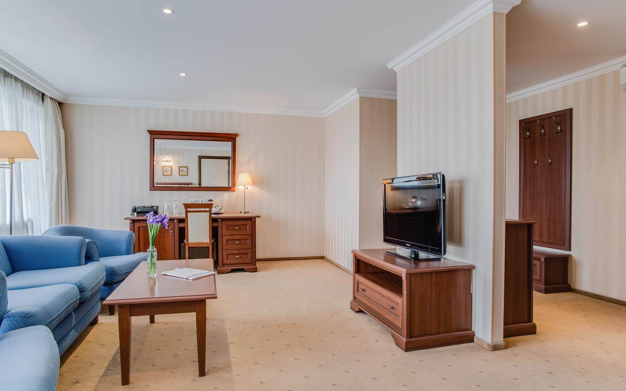 Intourist Hotel Zaporizhia Extérieur photo