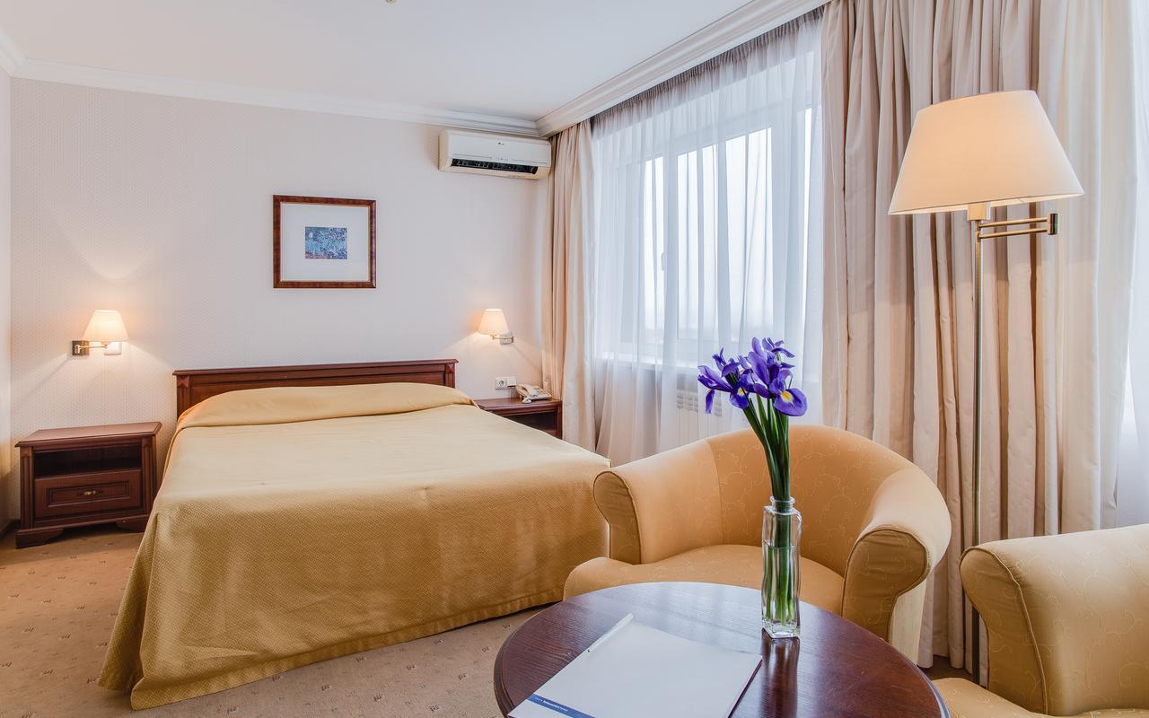 Intourist Hotel Zaporizhia Extérieur photo