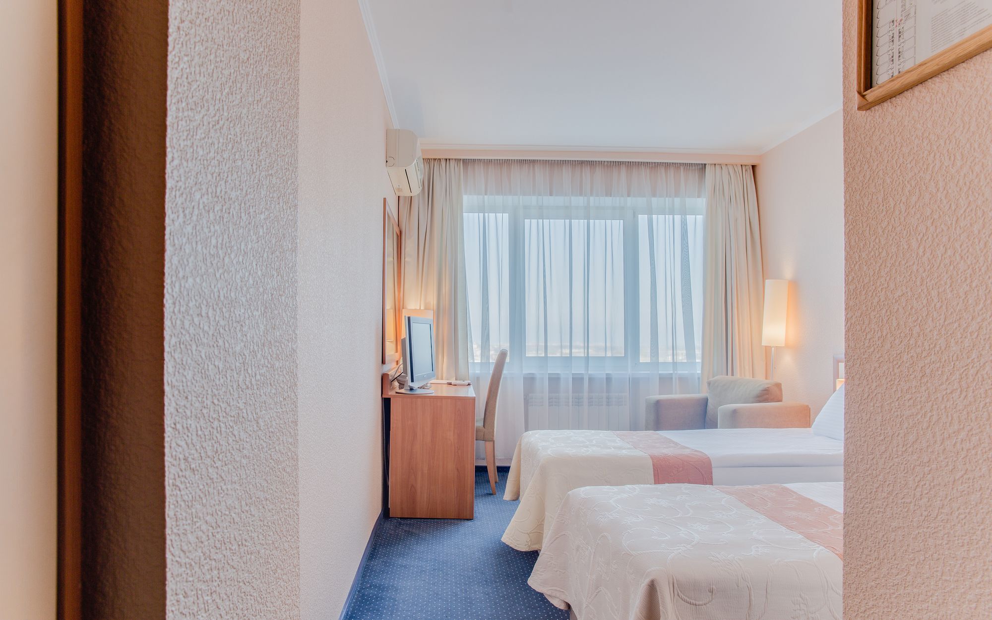 Intourist Hotel Zaporizhia Extérieur photo