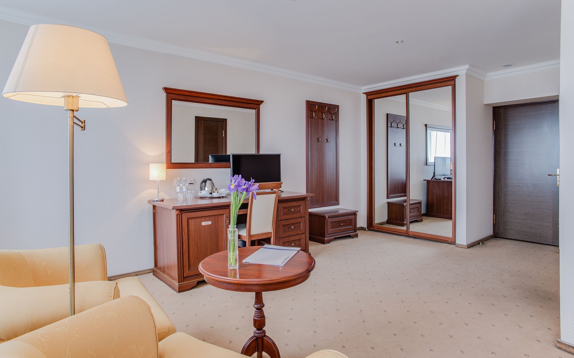 Intourist Hotel Zaporizhia Extérieur photo